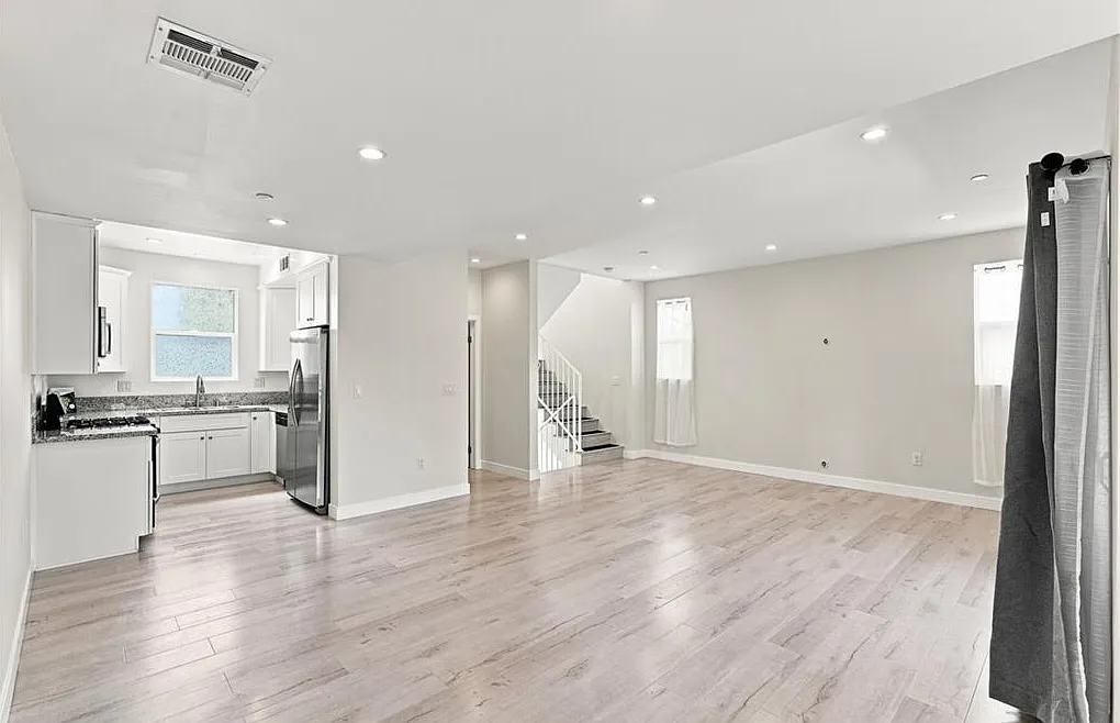 3 bed, 3.5 bath, 1584 sqft, $3,550 — Photo 2