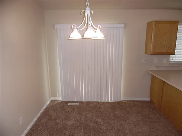5 bed, 2.0 bath, 1740 sqft, $2,740 — Photo 3