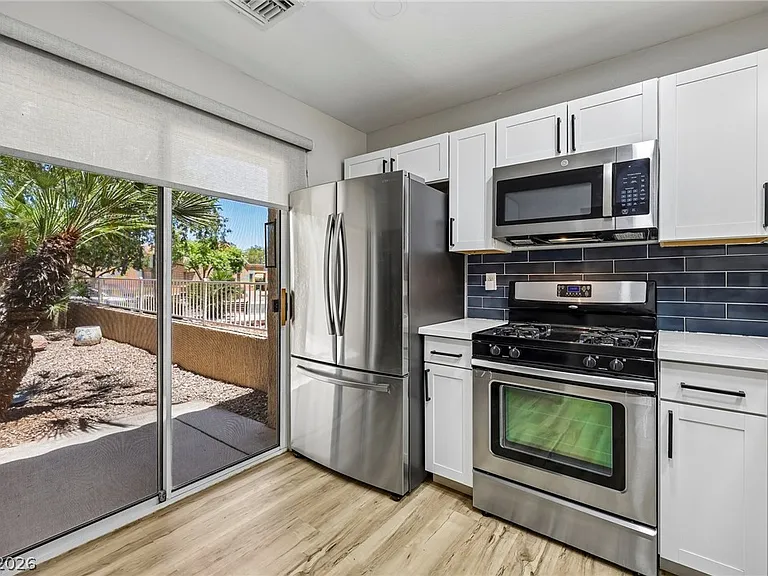8701 Prairie Hill Dr — Photo 16
