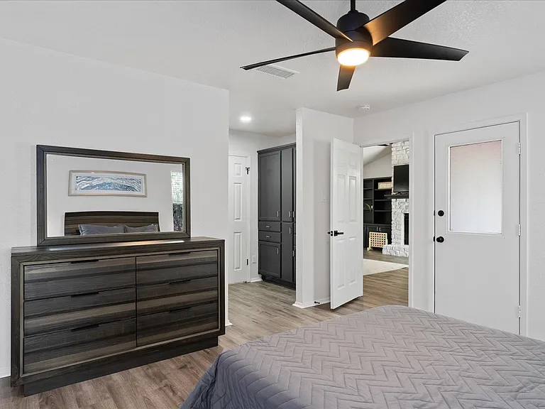 605 Hill Cv — Photo 19