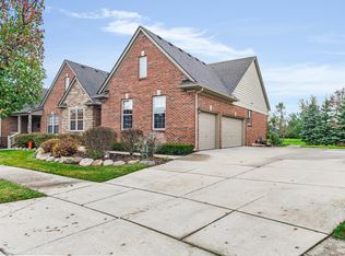 11859 Twin Brooks Dr, Romeo, MI 48065