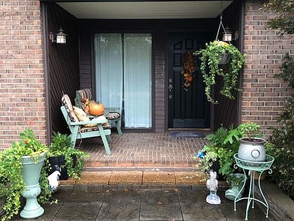5th image of 2513 Thoroughbred Dr