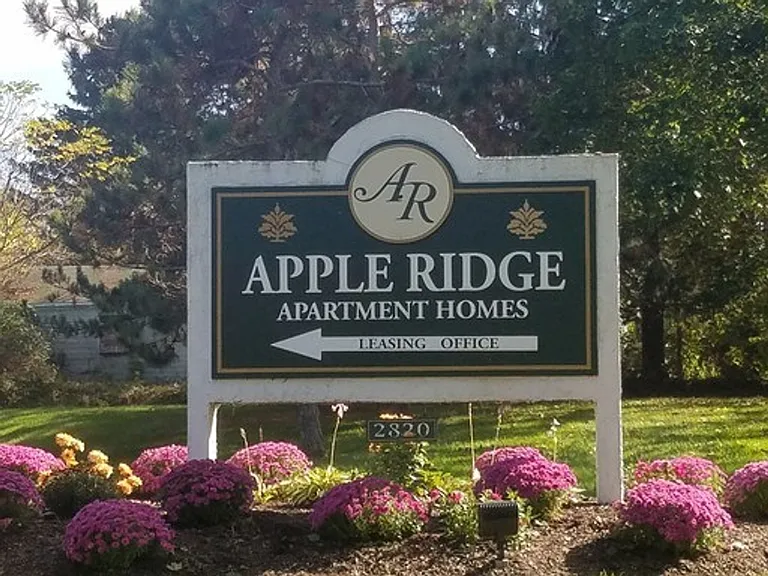 Apple Ridge Apartment Homes — Photo 1