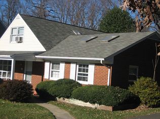 8318 Judy Witt Ln, Vienna, VA 22182