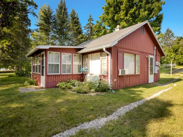 7756 E Maple St, Central Lake, MI 49622