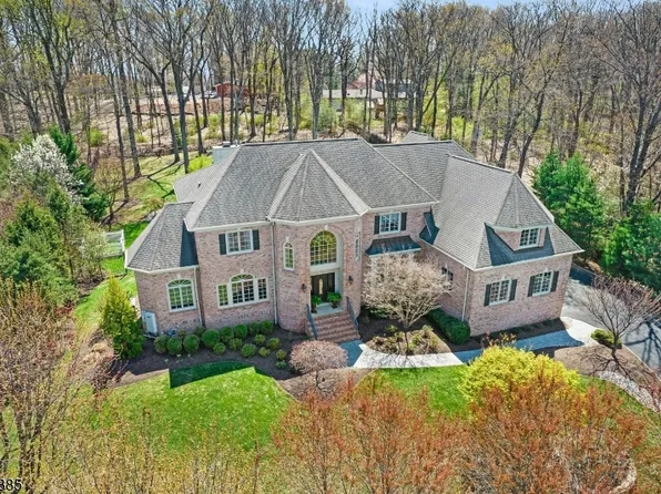 2 Charles Ln, Green Brook Twp., NJ 08812