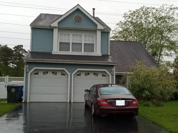 7 Bridle Path, Tinton Falls, NJ 07753