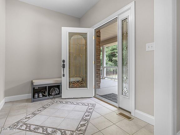 5th image of 209 Adams Court