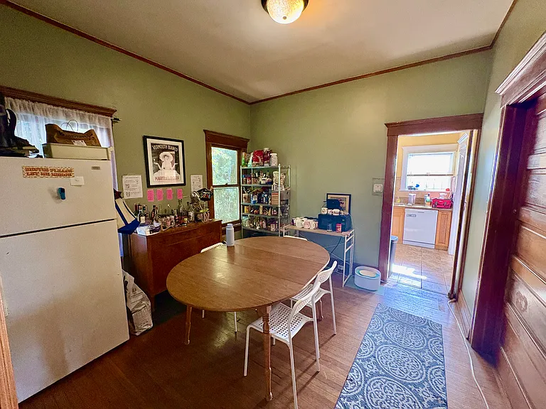 2713 S La Salle Ave — Photo 24