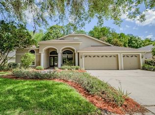 945 Cobblestone Ln, Tarpon Springs, FL 34688