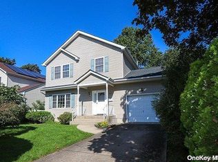 237 Lansdowne Ave, Carle Place, NY 11514