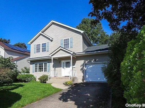 237 Lansdowne Avenue, Carle Place, NY 11514