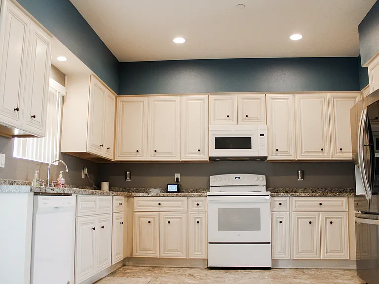1381 Soledad Ave — Photo 11