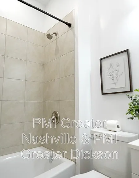 8055 Maple St — Photo 8