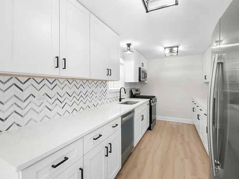 13527 S Mackinaw Ave — Photo 9
