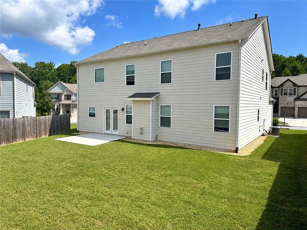 4 bed, 3.0 bath, 2930 sqft, $3,000 — Photo 2