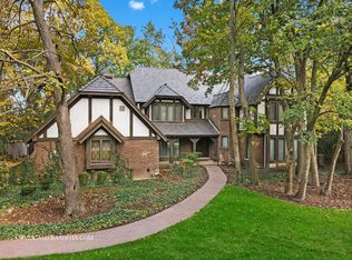 366 Robinwood Ln, Wheaton, IL 60189