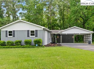 222 Yorkfield Dr, Elkin, NC 28621