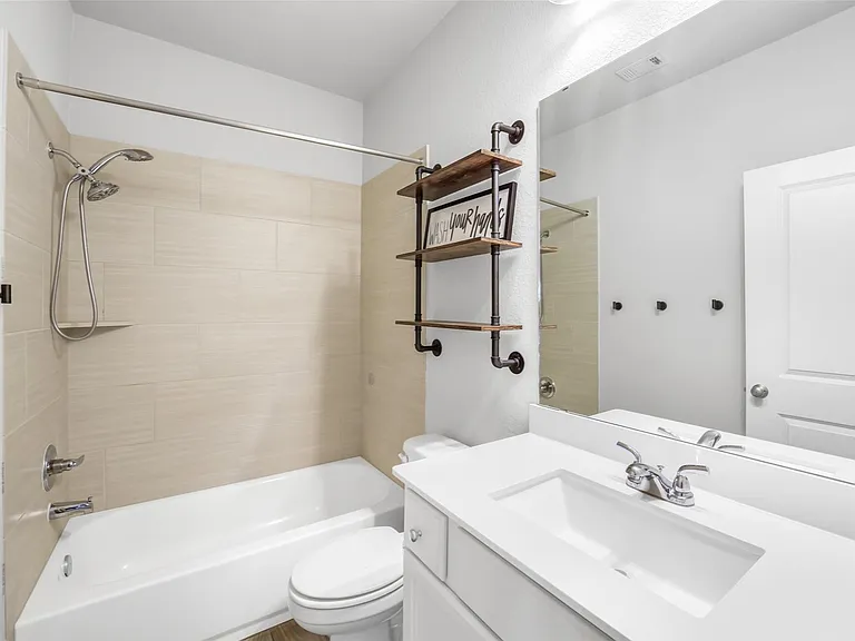 24247 Via Vitani Dr — Photo 15