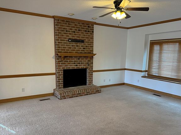 5th image of 1215 Alder Circle