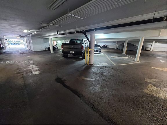 3rd image of 1725 James Ave APT 27