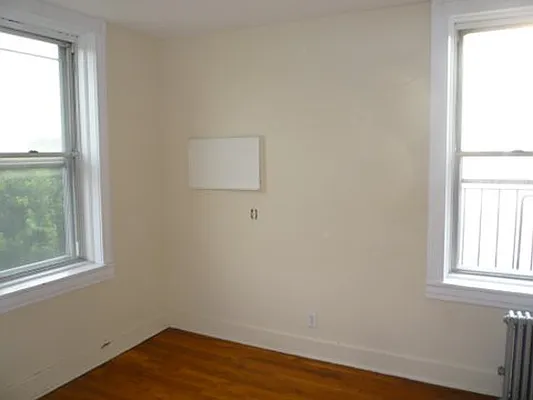 Rented by Elenora Dantchev, LREB | media 10