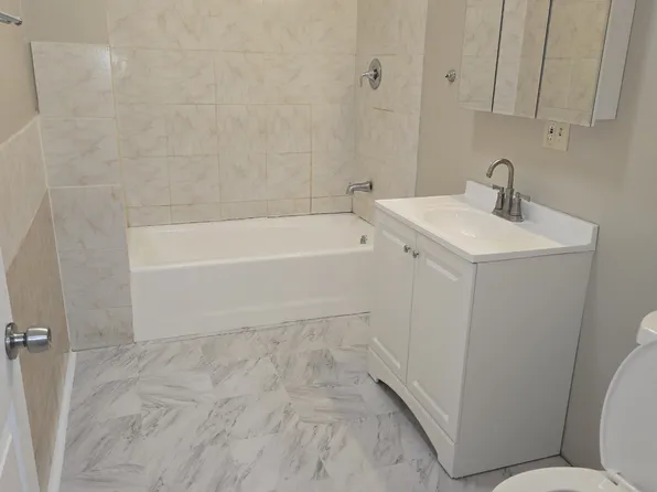 512 S Cicero Ave #2, Chicago, IL 60644