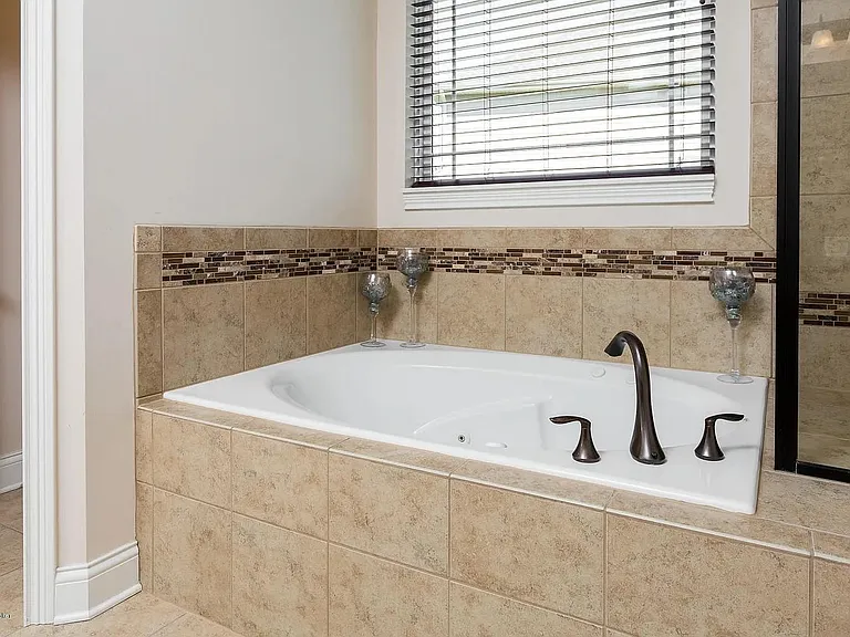 903 Malone Pl — Photo 20