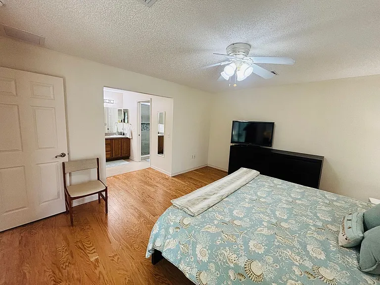 15596 SW 13th Cir — Photo 16
