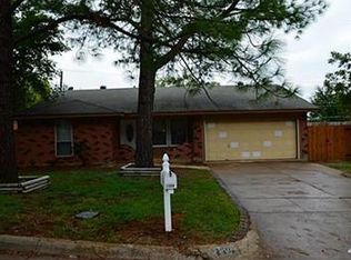 2504 Hilldale Blvd, Arlington, TX 76016