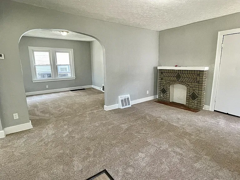 628 Glendora Ave — Photo 2