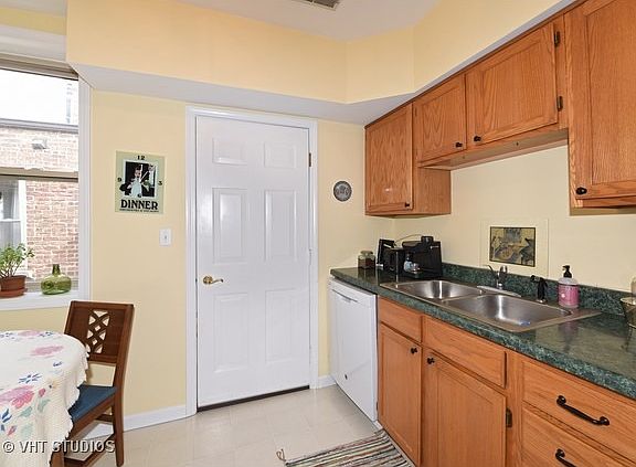 4th image of 85 E Harris Ave APT G3