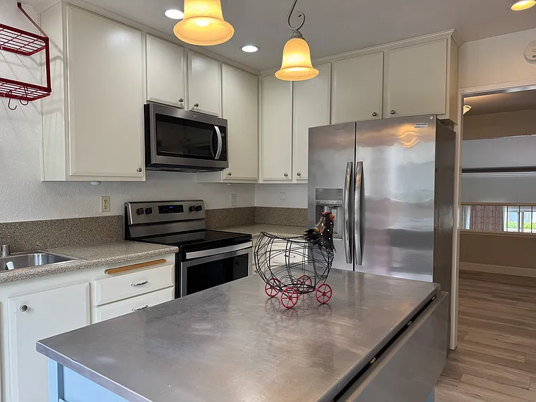 3275 Caminito Eastbluff #206 — Photo 5