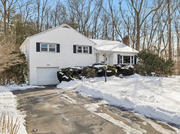 190 Mohegan Drive, West Hartford, CT 06117