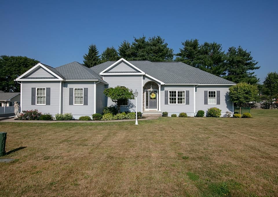 1st image of 5 Bell Ln