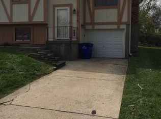 12915 W 61st Ter, Shawnee, KS 66216