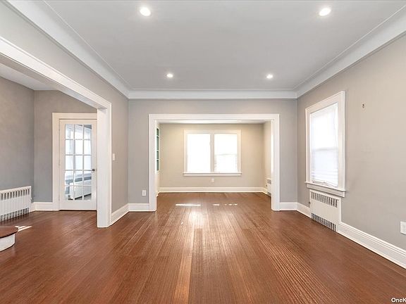 4th image of 1064 Highland Pl