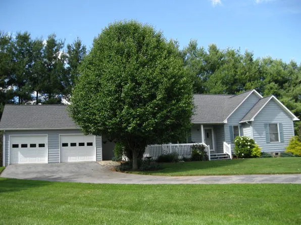 230 Rocky Creek Ct, Jefferson, NC 28640