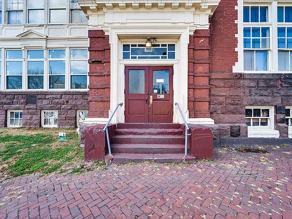 2nd image of 216 W Douglass St #1P