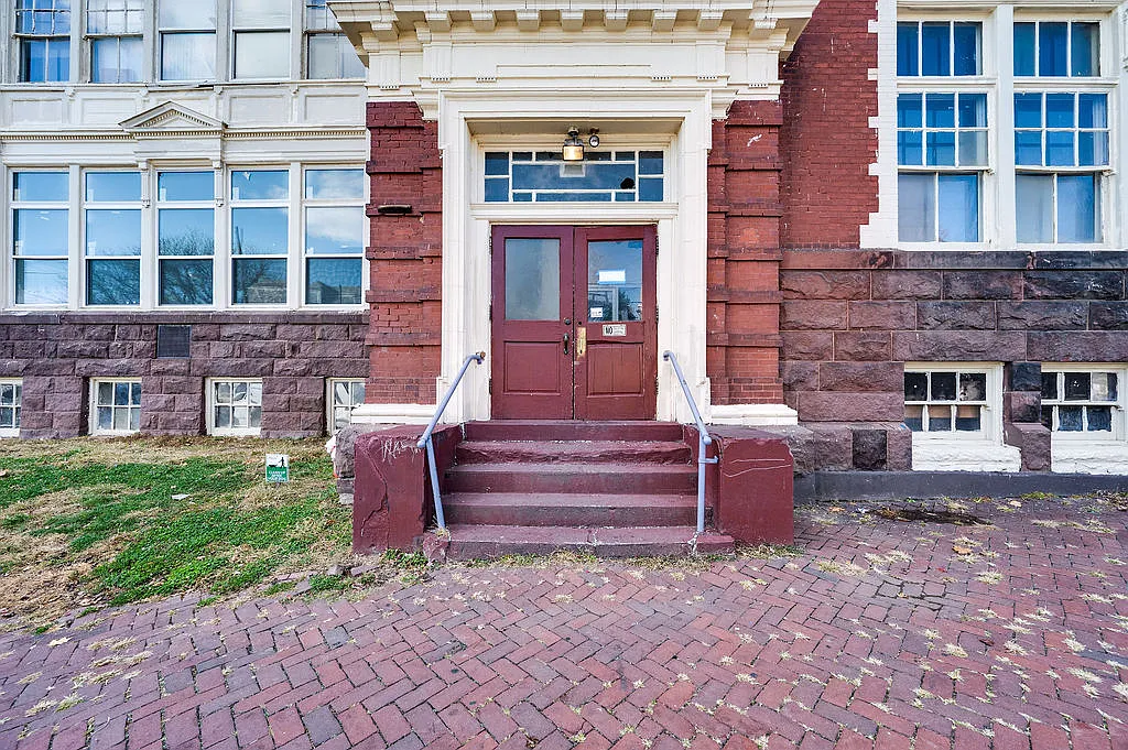 Building Photo - 216 W Douglass St #1P