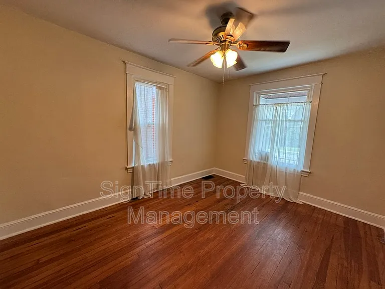 864 Mulberry Ave — Photo 3