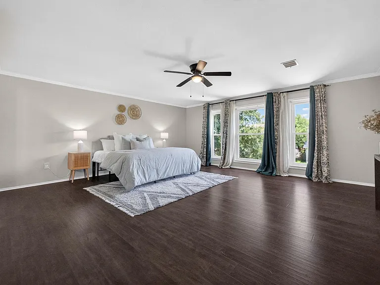 2712 Buckeye Trl — Photo 16