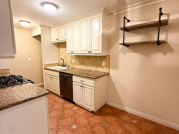 3rd image of 645 Temple Ave Unit 3