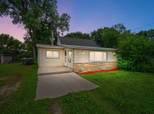 841 Bark Lake Dr, Hubertus, WI 53033