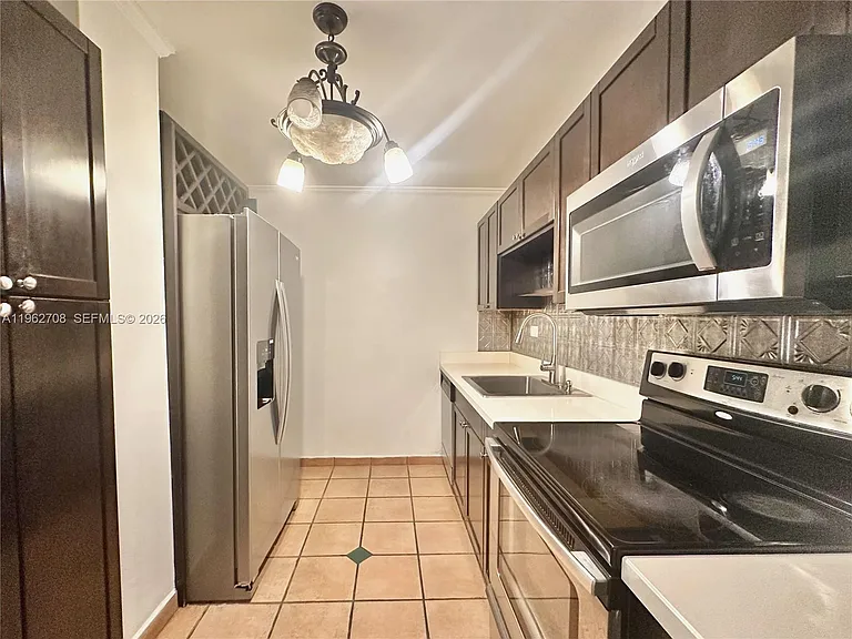 7135 Collins Ave #811 — Photo 9