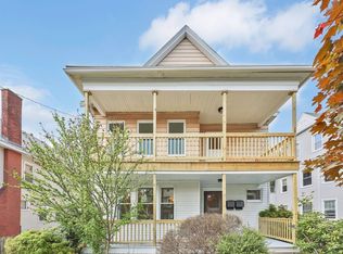 24 Hiawatha St, Springfield, MA 01108