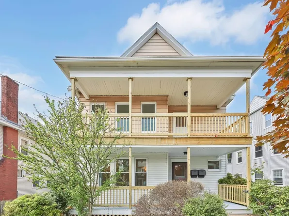 24 Hiawatha St, Springfield, MA 01108