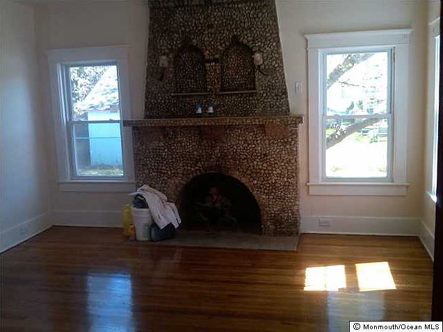 2nd image of 7 Murray St