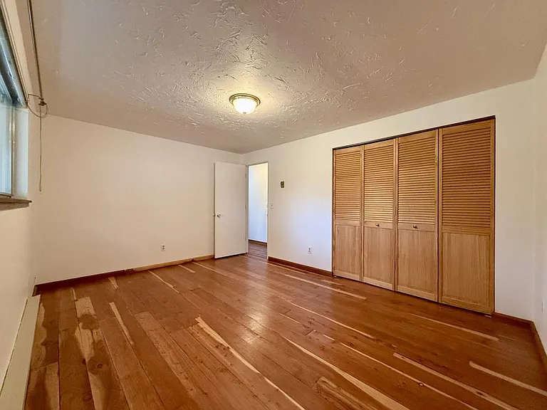 9042 Monument Dr — Photo 13