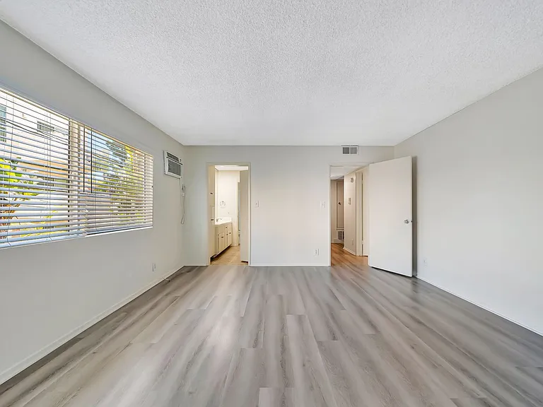 10634 Holman Ave #3-2 — Photo 31